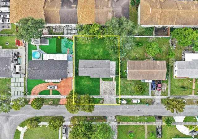 Homes for sale in Miami Gardens, FL | 19720 Nw 33Rd Ave, Miami Gardens, FL 33056 | MLS# A12018010