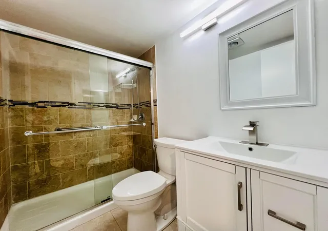 Listing Photo 5 - Condo for sale in building located at 74 Berkshire C, West Palm Beach, FL 33417