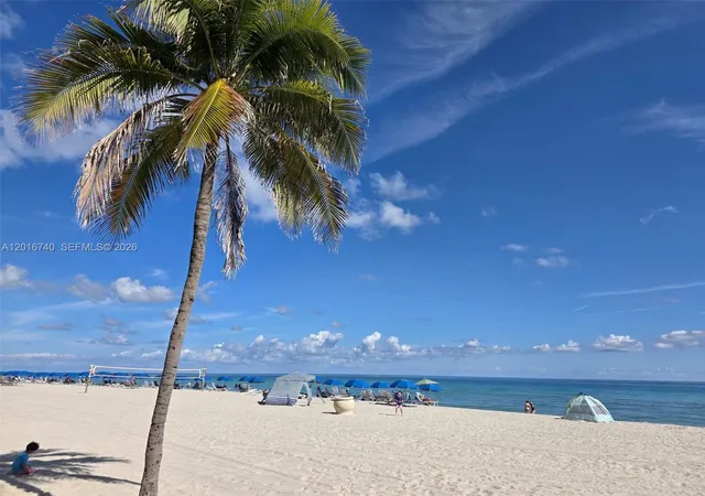 2nd image of 5300 Washington St #J216, Hollywood, FL 33021 | MLS# A12016740