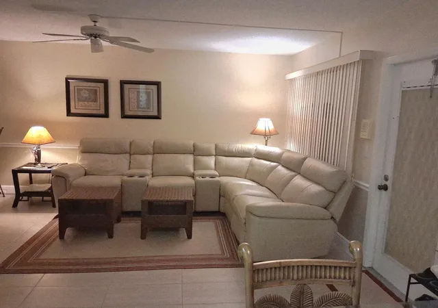 Homes for sale in Deerfield Beach, FL | 4023 Newport H, Deerfield Beach, FL 33442 | MLS# B26027745