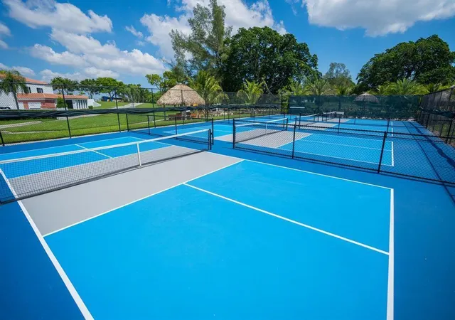 Homes for sale in Deerfield Beach, FL | 4023 Newport H, Deerfield Beach, FL 33442 | MLS# B26027745
