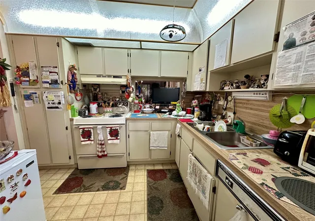 Photo 4 of Condo for sale at 6090 N Sabal Palm Blvd #110, Tamarac, FL 33319 | MLS# B26027773 | Listing updated on 2026-10-07