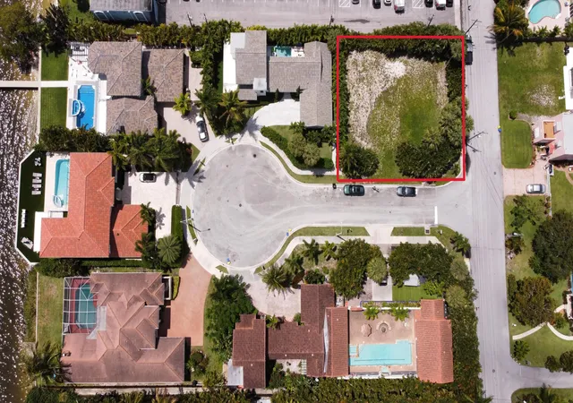 Photo 3 of Land for sale at 7 Lakeside Palms Ct, Lake Worth Beach, FL 33460 | MLS# B26027832 | Listing updated on 2026-09-23