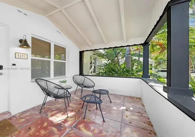 Homes for sale in Fort Lauderdale, FL | 1617 Ne 3rd Ct, Fort Lauderdale, FL 33301 | MLS# A12018180