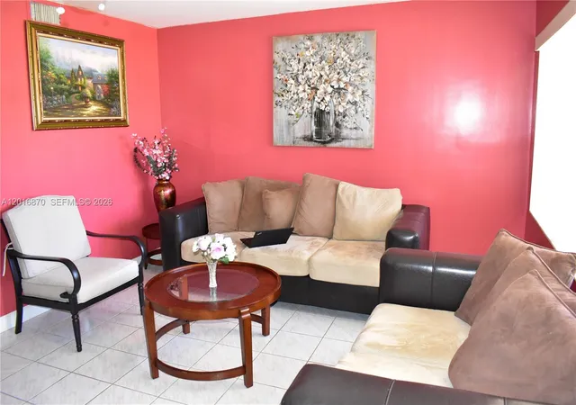 2nd image of 8851 Sunrise Lakes Blvd, Sunrise, FL 33322