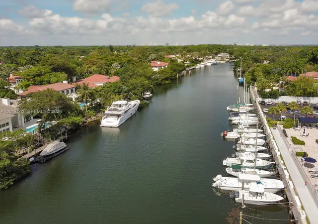 32nd image of 90 Edgewater Dr #114, Coral Gables, FL 33133 | MLS# A12017003