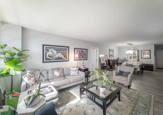 4th image of 90 Edgewater Dr #114, Coral Gables, FL 33133 | MLS# A12017003