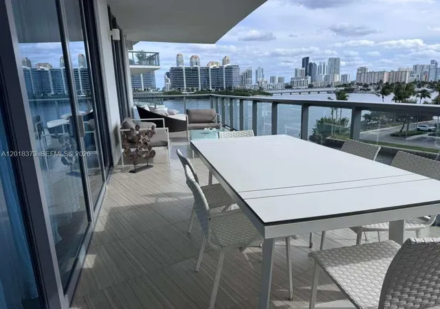 2nd image of 3250 Ne 188Th St #408, Miami, FL 33180 | MLS# A12018373