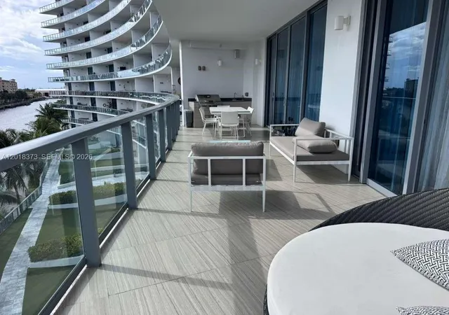 5th image of 3250 Ne 188Th St #408, Miami, FL 33180 | MLS# A12018373