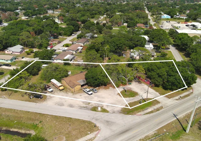 Photo 1 of Single family home for sale at 902 Angle Rd, Fort Pierce, FL 34947 | MLS# B26027982 | Listing updated on 2026-09-23