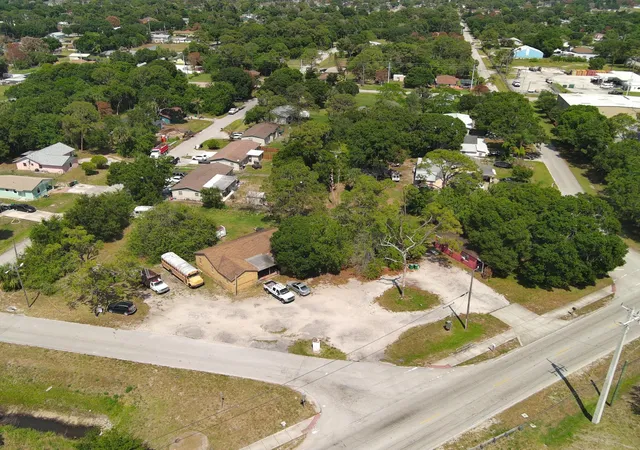 Photo 2 of Single family home for sale at 902 Angle Rd, Fort Pierce, FL 34947 | MLS# B26027982 | Listing updated on 2026-09-23