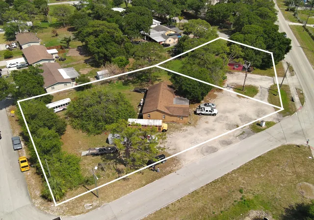 Photo 4 of Single family home for sale at 902 Angle Rd, Fort Pierce, FL 34947 | MLS# B26027982 | Listing updated on 2026-09-23