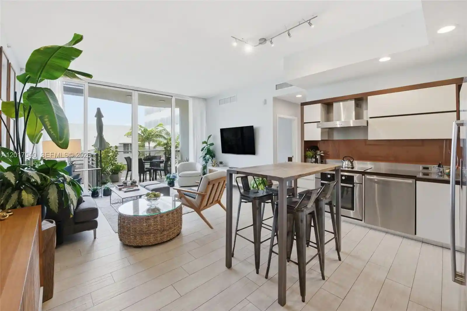 Condo for sale at 2100 Park Ave #302, Miami Beach, FL 33139 | MLS# A12017540