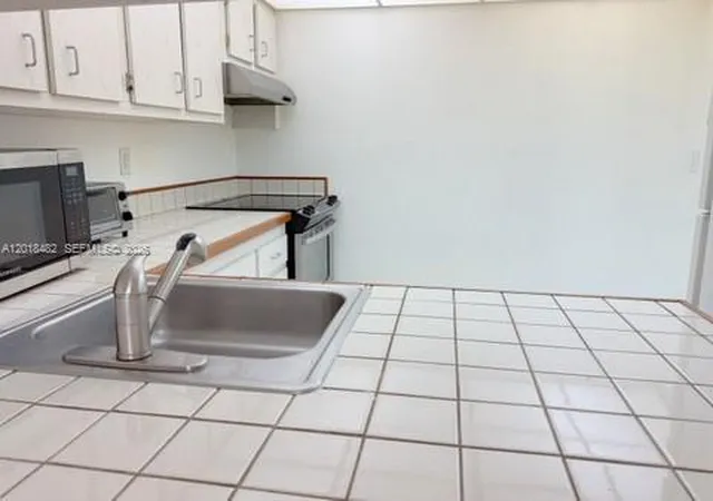 2nd image of 7815 Camino Real I417, South Miami, FL 33143
