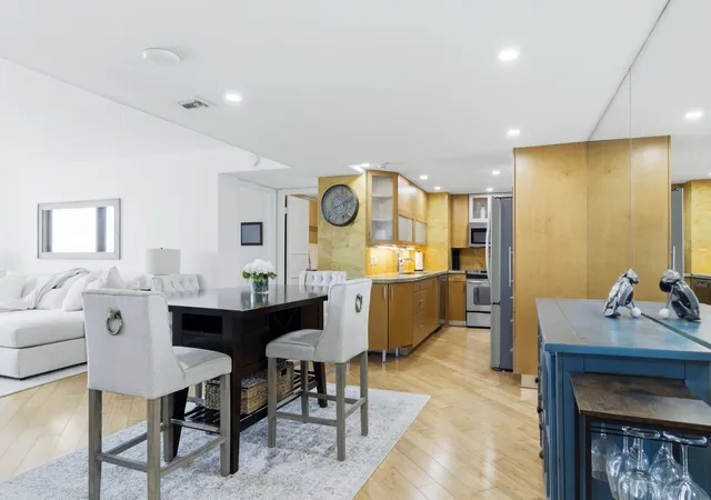 Photo 3 of Condo for sale at 5600 N Flagler Dr #Unit 910, West Palm Beach, FL 33407 | MLS# B26028037 | Listing updated on 2026-10-06
