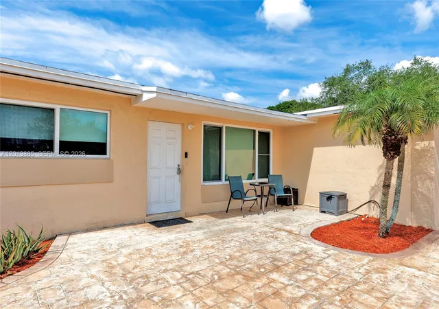 3rd image of 1600 Nw 120Th Ave, Pembroke Pines, FL 33026 | MLS# A12013885