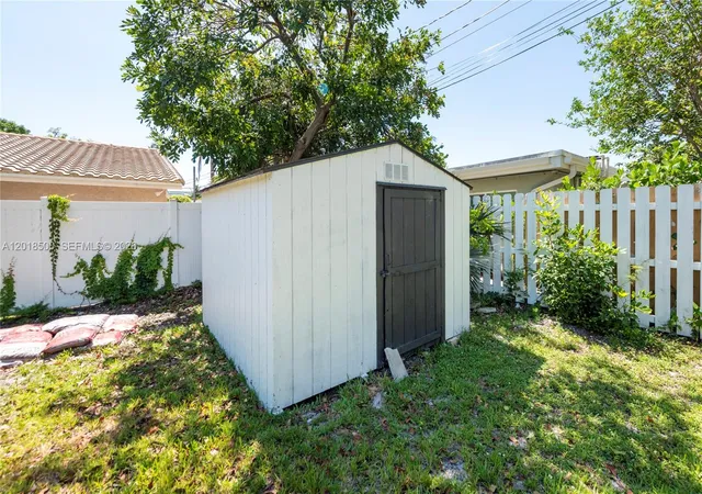 Homes for sale in Fort Lauderdale, FL | 2308 Se 18 St, Fort Lauderdale, FL 33316 | MLS# A12018500
