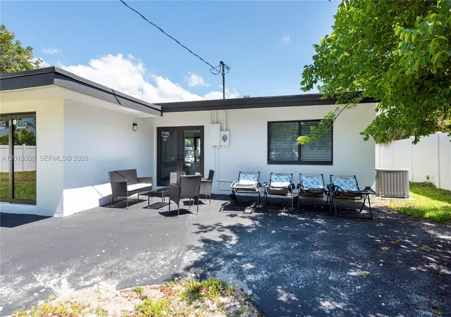 Homes for sale in Fort Lauderdale, FL | 2308 Se 18 St, Fort Lauderdale, FL 33316 | MLS# A12018500