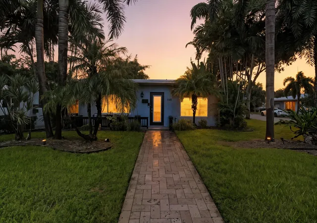 Homes for sale in Fort Lauderdale, FL | 1145 Ne 17Th Wy, Fort Lauderdale, FL 33304