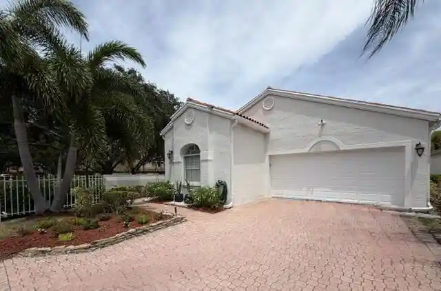 Photo 1 of Single family home for sale at 3963 Redondo Ct, Boca Raton, FL 33487 | MLS# B26028160 | Listing updated on 2026-10-27