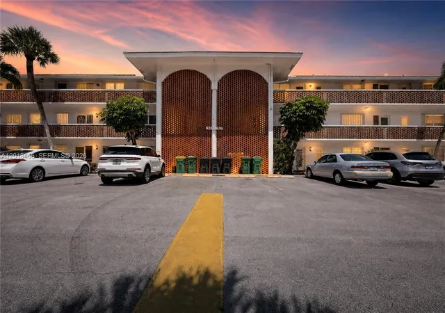 4th image of 2050 Ne 39Th St #W112, Lighthouse Point, FL 33064 | MLS# A12018466