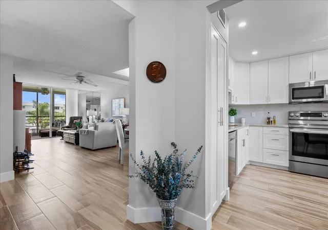 Photo 3 of Condo for sale at 6698 10th Avenue N #305, Lake Worth, FL | MLS# B26028233 | Listing updated on 2026-09-29