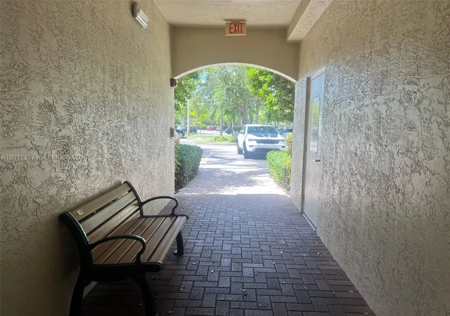 Homes for sale in Pompano Beach, FL | 3500 Oaks Clubhouse Dr #211, Pompano Beach, FL 33069 | MLS# A12017137