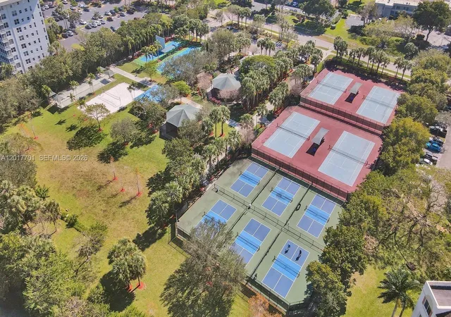 Homes for sale in Pompano Beach, FL | 3600 Oaks Clubhouse Dr, Pompano Beach, FL 33069