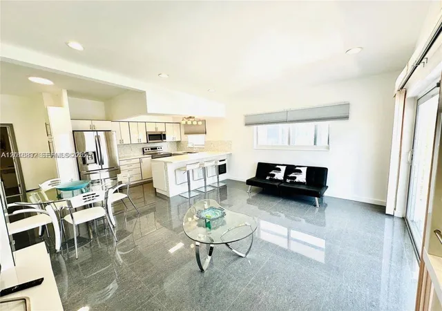 4th image of 3751 Ne 170Th St, North Miami Beach, FL 33160