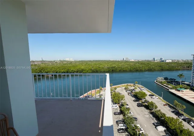 2nd image of 500 Bayview Dr #1421, Sunny Isles Beach, FL 33160 | MLS# A12018825