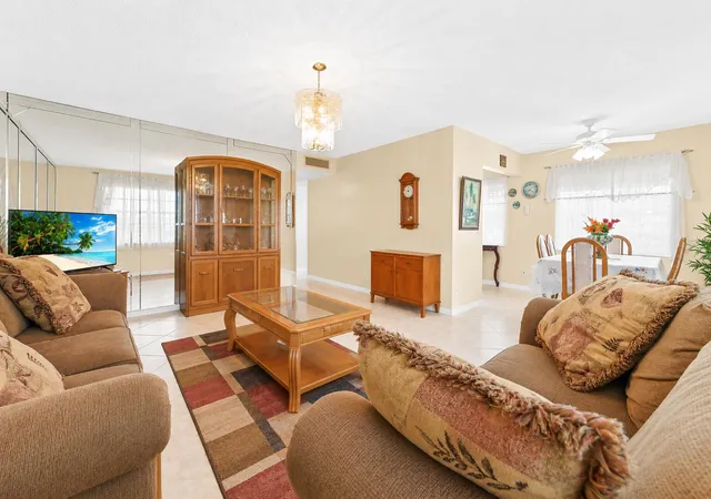 4th image of 507 Normandy K, Delray Beach, FL 33484 | MLS# B26028339