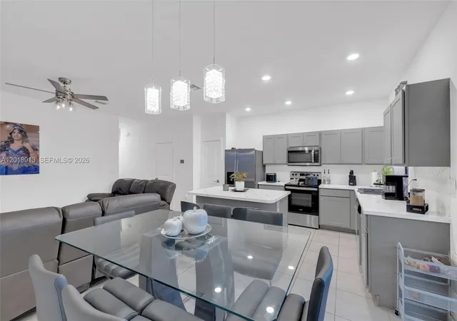 Homes for sale in Florida City, FL | 730 Sw 12th St, Florida City, FL 33034 | MLS# A12018913