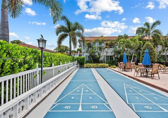 Homes for sale in Wilton Manors, FL | 659 W Oakland Park Boulevard, Wilton Manors, FL 33311 | Houzeo