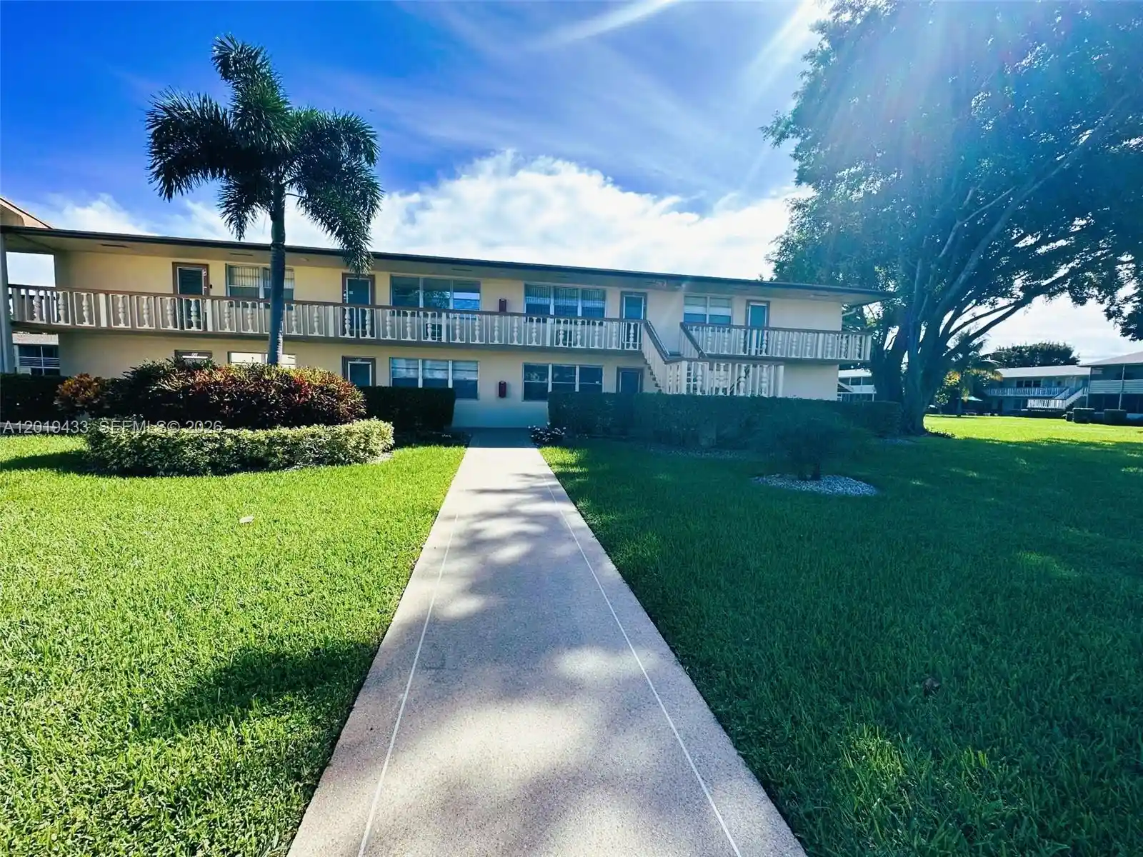 Condo for sale at 70 Dorchester D #70, West Palm Beach, FL 33417 | MLS# A12019433