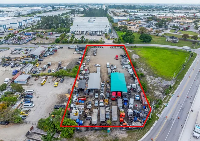 Homes for sale in Hialeah Gardens, FL | 13800 Nw 112Th Ave, Hialeah Gardens, FL 33018 | MLS# A12019465