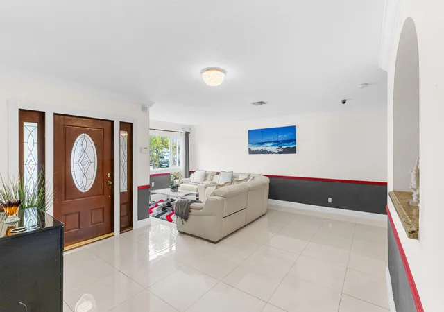 Photo 3 of Single family home for sale at 321 N 72nd Terrace, Hollywood, FL 33024 | MLS# B26028697 | Listing updated on 2026-09-23
