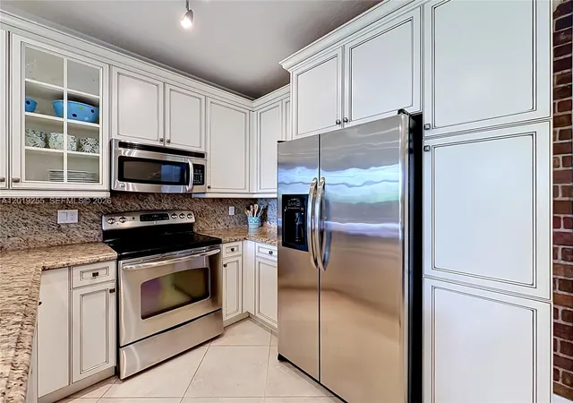 5th image of 867 S Ocean Blvd, Pompano Beach, FL 33062 | MLS# A12019255
