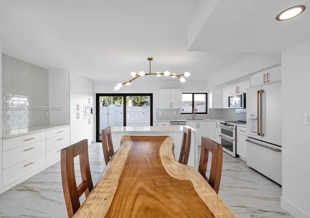 4th image of 16449 Ne 26Th Ave #16, North Miami Beach, FL 33160 | MLS# A12019049