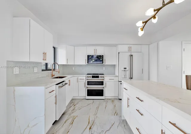 5th image of 16449 Ne 26Th Ave #16, North Miami Beach, FL 33160 | MLS# A12019049