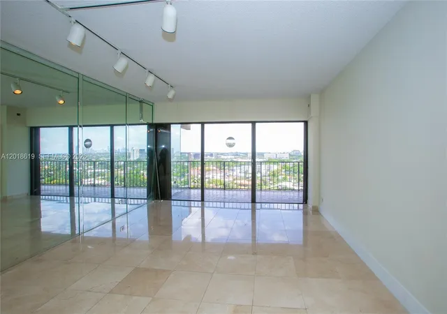 3rd image of 1800 Ne 114Th St #1502, Miami, FL 33181 | MLS# A12018619