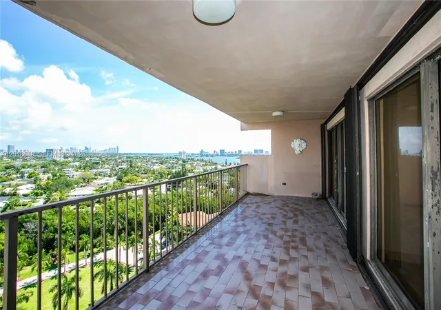 5th image of 1800 Ne 114Th St #1502, Miami, FL 33181 | MLS# A12018619