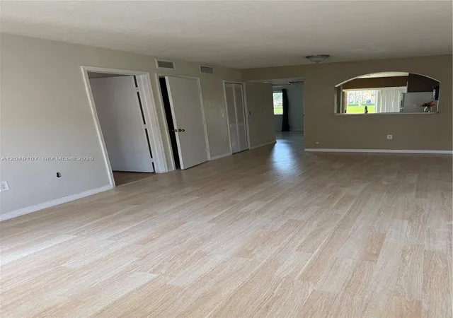 4th image of 1271 Se 28Th Ct, Miami, FL 33035