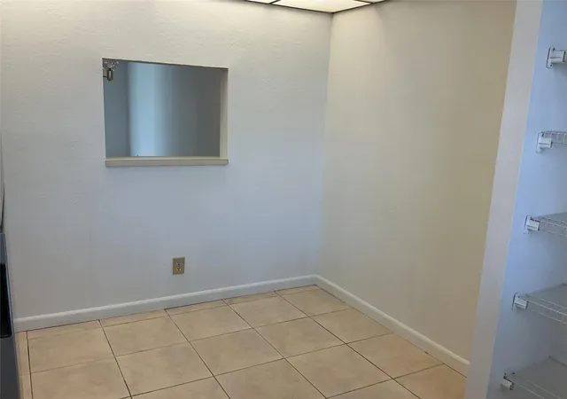 5th image of 9481 Sunrise Lakes Blvd #102, Sunrise, FL 33322 | MLS# B26028755