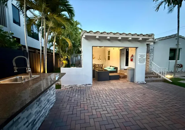 Photo 3 of Single family home for sale at 700 Ne 17th Way, Fort Lauderdale, FL 33304 | MLS# B26028452 | Listing updated on 2026-09-23
