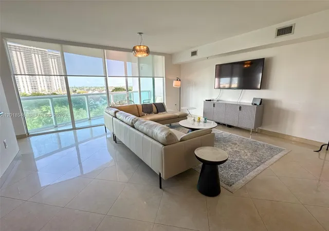 2nd image of 19400 Turnberry Wy #531, Miami, FL 33180 | MLS# A12018546