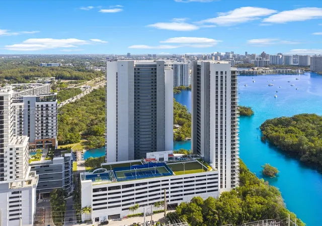 2nd image of 16385 Biscayne Blvd #3103, North Miami Beach, FL 33160 | MLS# A12019674