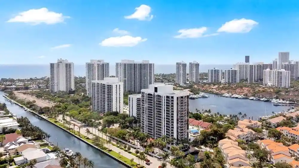 3600 Yacht Clb Dr, 3600 Yacht Clb Dr, Miami, FL 33180