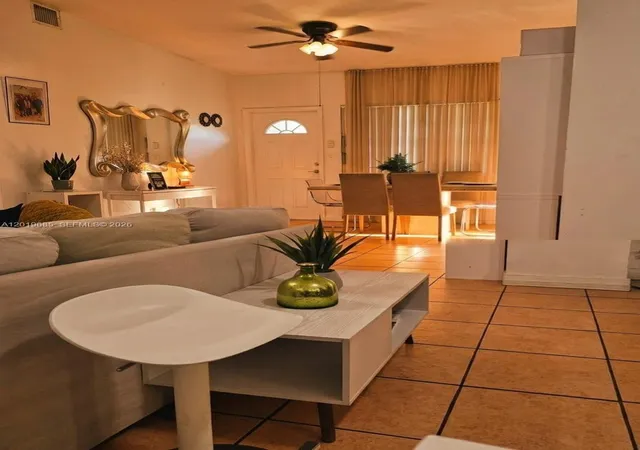 2nd image of 571 Ne 172nd St, North Miami Beach, FL 33162 | MLS# A12019685