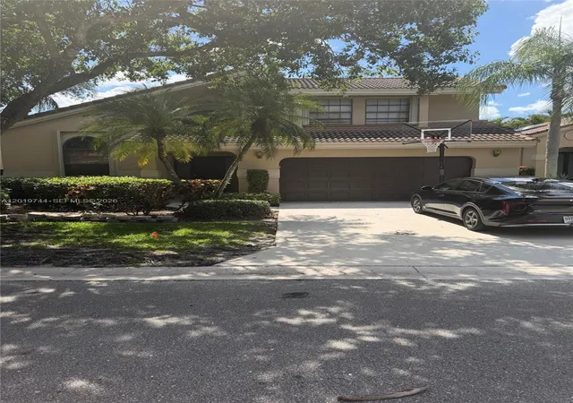 Homes for sale in Plantation, FL | 1481 Nw 104th Ave, Plantation, FL 33322 | MLS# A12019744