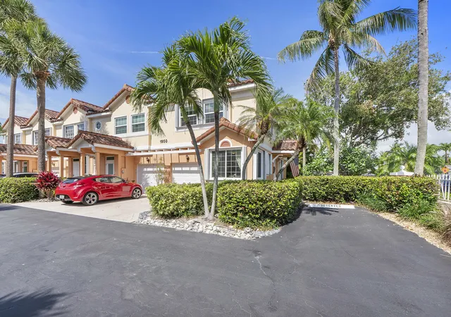 Homes for sale in Deerfield Beach, FL | 1950 Ne 7Th St #105, Deerfield Beach, FL 33441 | MLS# B26028967